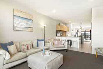 27/4 Stables Lane, Silverdale