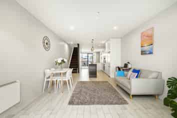 27/4 Stables Lane, Silverdale