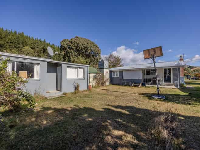 7 Hopkins Street, Luggate