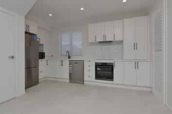 44b  Pine Avenue, Upper Hutt