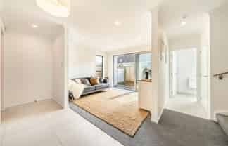 44b  Pine Avenue, Upper Hutt