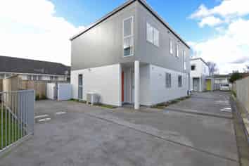 44b  Pine Avenue, Upper Hutt