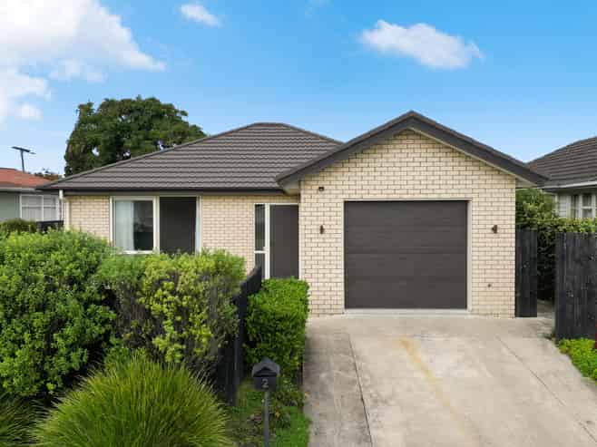 2 Pryce Place, Silverdale