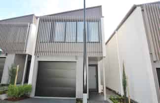 19 Graceville Lane, Saint Heliers