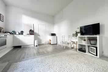 Auckland - Address withheld