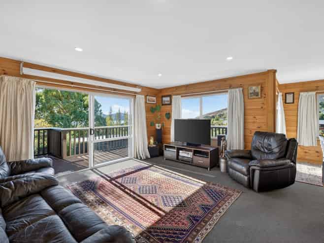 118 Marine Drive, Diamond Harbour