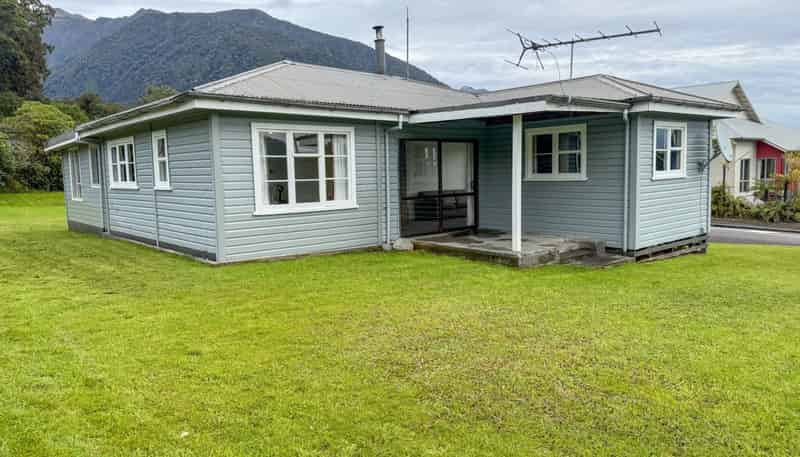 13 Main Road, Fox Glacier