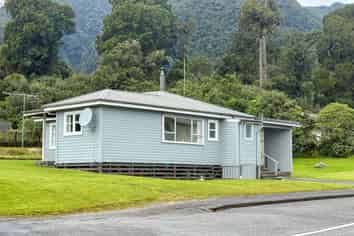 13 Main Road, Fox Glacier