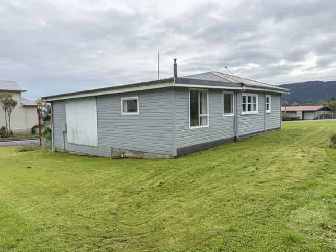 13 Main Road, Fox Glacier