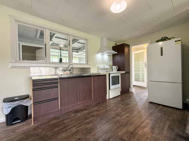 13 Main Road, Fox Glacier