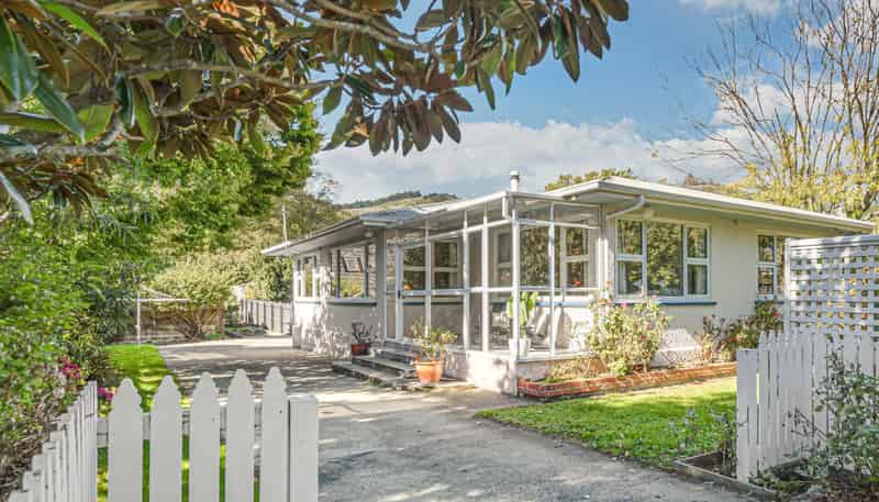 3 Oldham Lane, The Wood