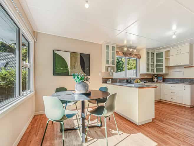 3 Oldham Lane, The Wood