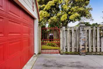 16 Heaphy Road, Opunake