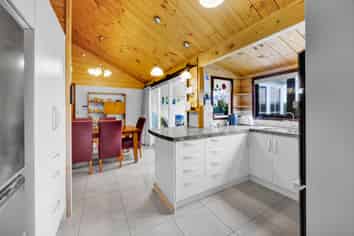 16 Heaphy Road, Opunake