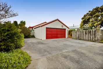 16 Heaphy Road, Opunake