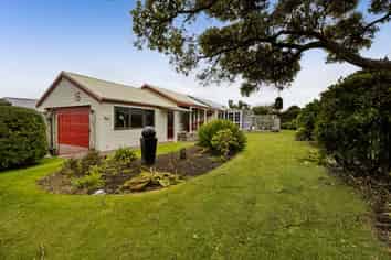 16 Heaphy Road, Opunake