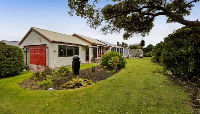 16 Heaphy Road, Opunake