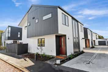 4/18 Whiteleigh Avenue, Addington