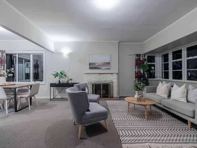 27 Savage Crescent, West End