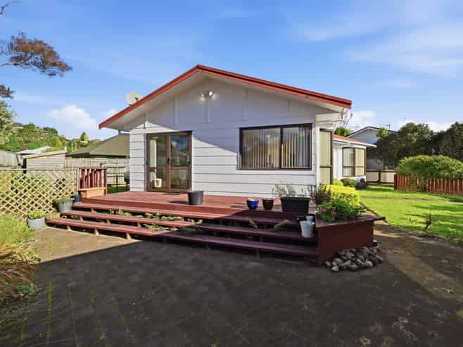 32B Aquarius Drive, Kawaha Point