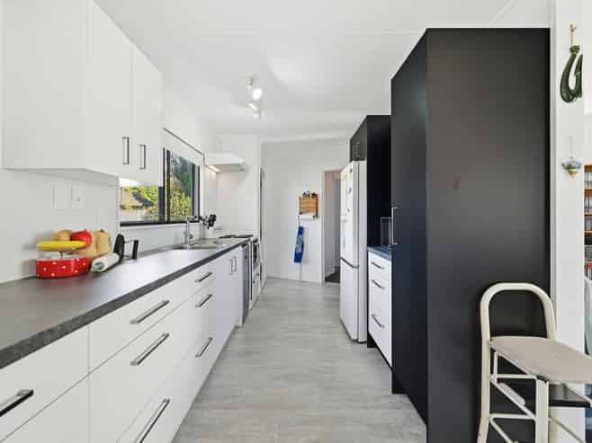 32B Aquarius Drive, Kawaha Point