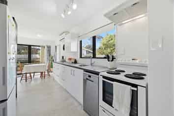 32B Aquarius Drive, Kawaha Point