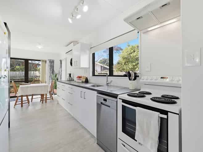 32B Aquarius Drive, Kawaha Point