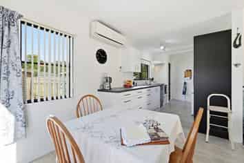 32B Aquarius Drive, Kawaha Point