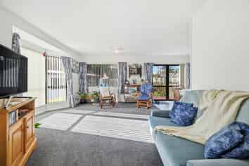 32B Aquarius Drive, Kawaha Point