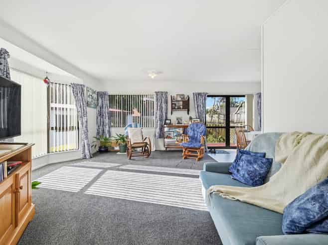 32B Aquarius Drive, Kawaha Point