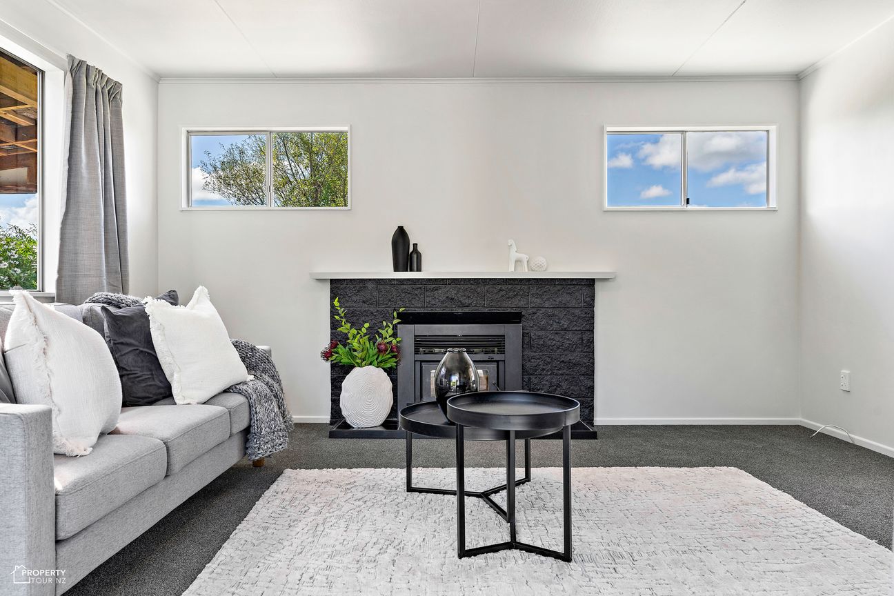Sitting Tenant $590 PW - Plus