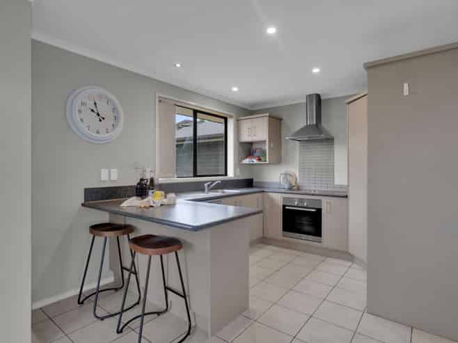 4 Raddington Way, Huntington