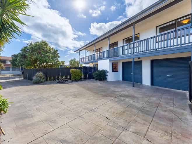 8 Olive Terrace, Paraparaumu Beach