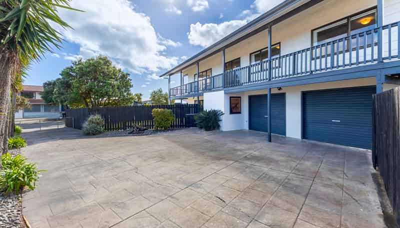8 Olive Terrace, Paraparaumu Beach