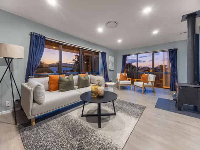 8 Olive Terrace, Paraparaumu Beach