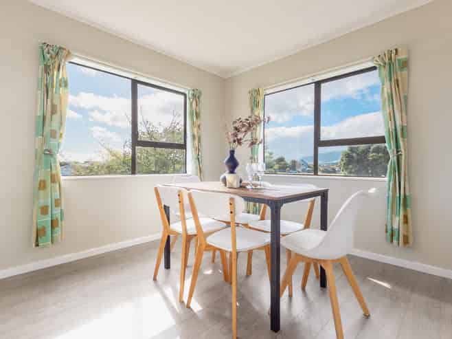 8 Olive Terrace, Paraparaumu Beach