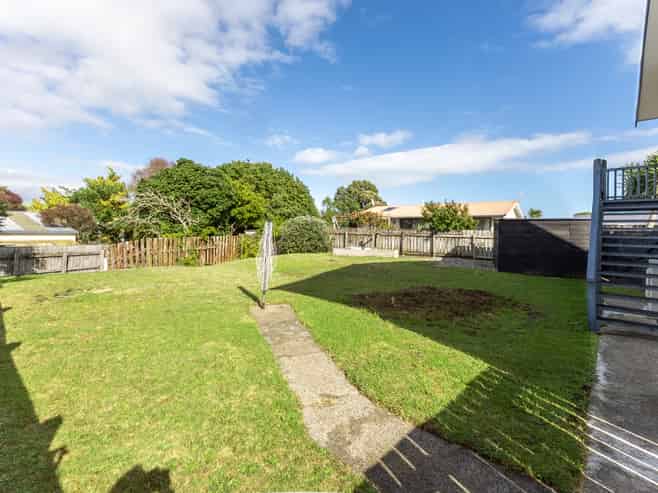 8 Olive Terrace, Paraparaumu Beach