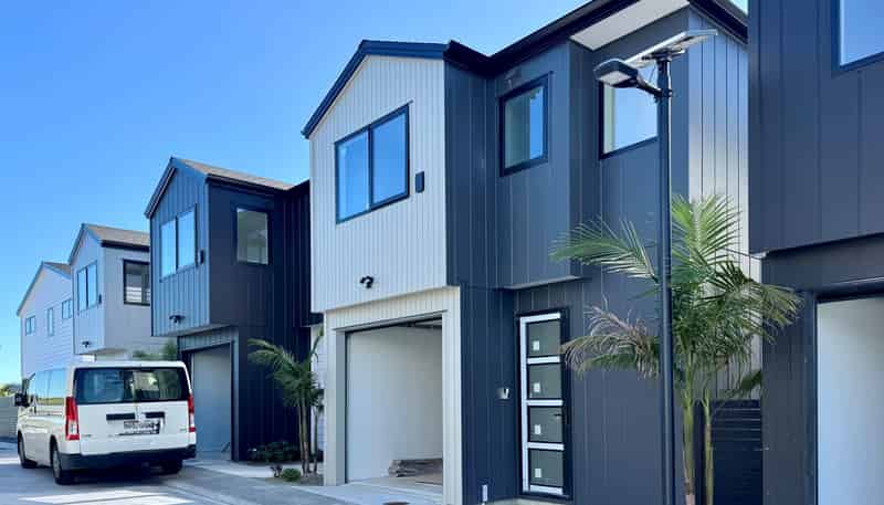 2/73 Te Taruna Drive, Milldale