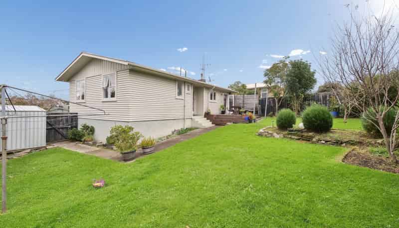4 Filton Avenue, Brookfield