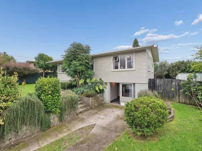 4 Filton Avenue, Brookfield