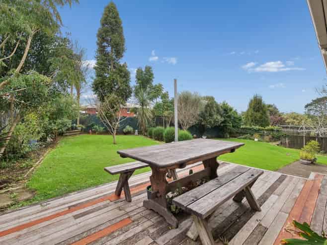 4 Filton Avenue, Brookfield