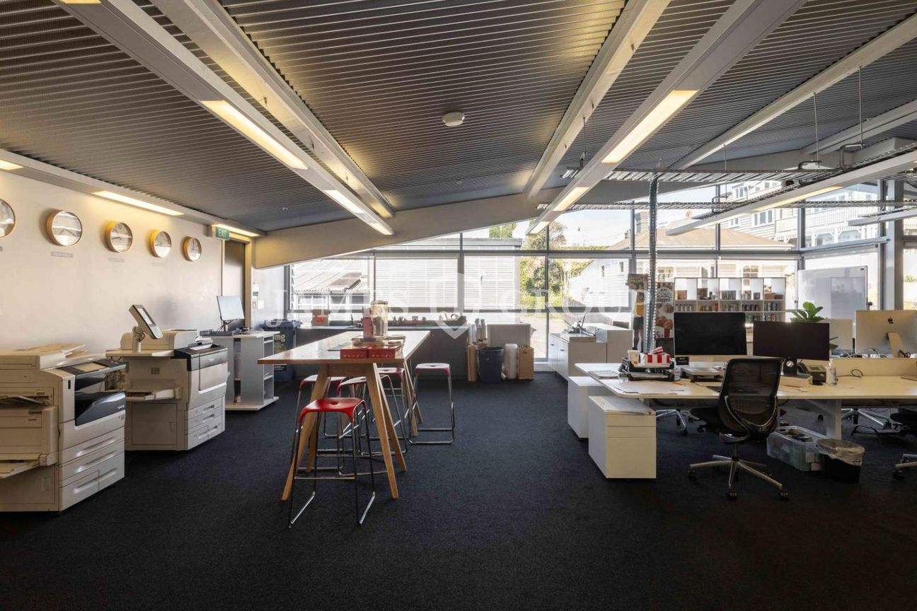 PREMIUM OFFICE OPPORTUNITY IN CITY FRINGE SUBURB - Περισσότερα