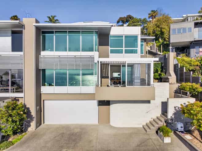 2/23 Seapoint Road, Bluff Hill