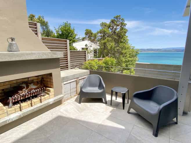 2/23 Seapoint Road, Bluff Hill