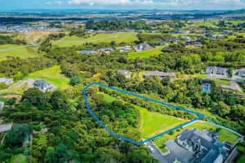 884 Redoubt Road, Flat Bush