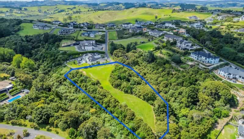 884 Redoubt Road, Flat Bush