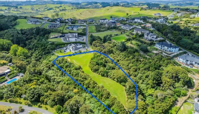 884 Redoubt Road, Flat Bush