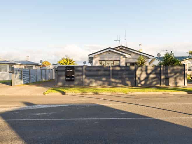 256 Tremaine Avenue, HIGHBURY