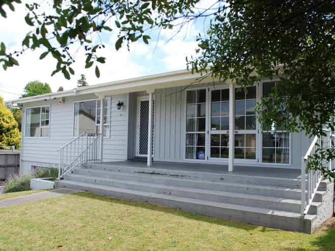 27 Puriri Street, Hilltop