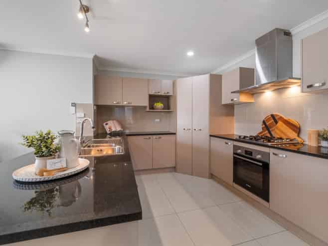 4 Frederick Place, Whalers Gate